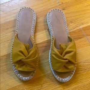 Universal thread slides